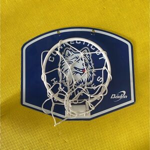 Foldable vintage UCONN basketball hoop